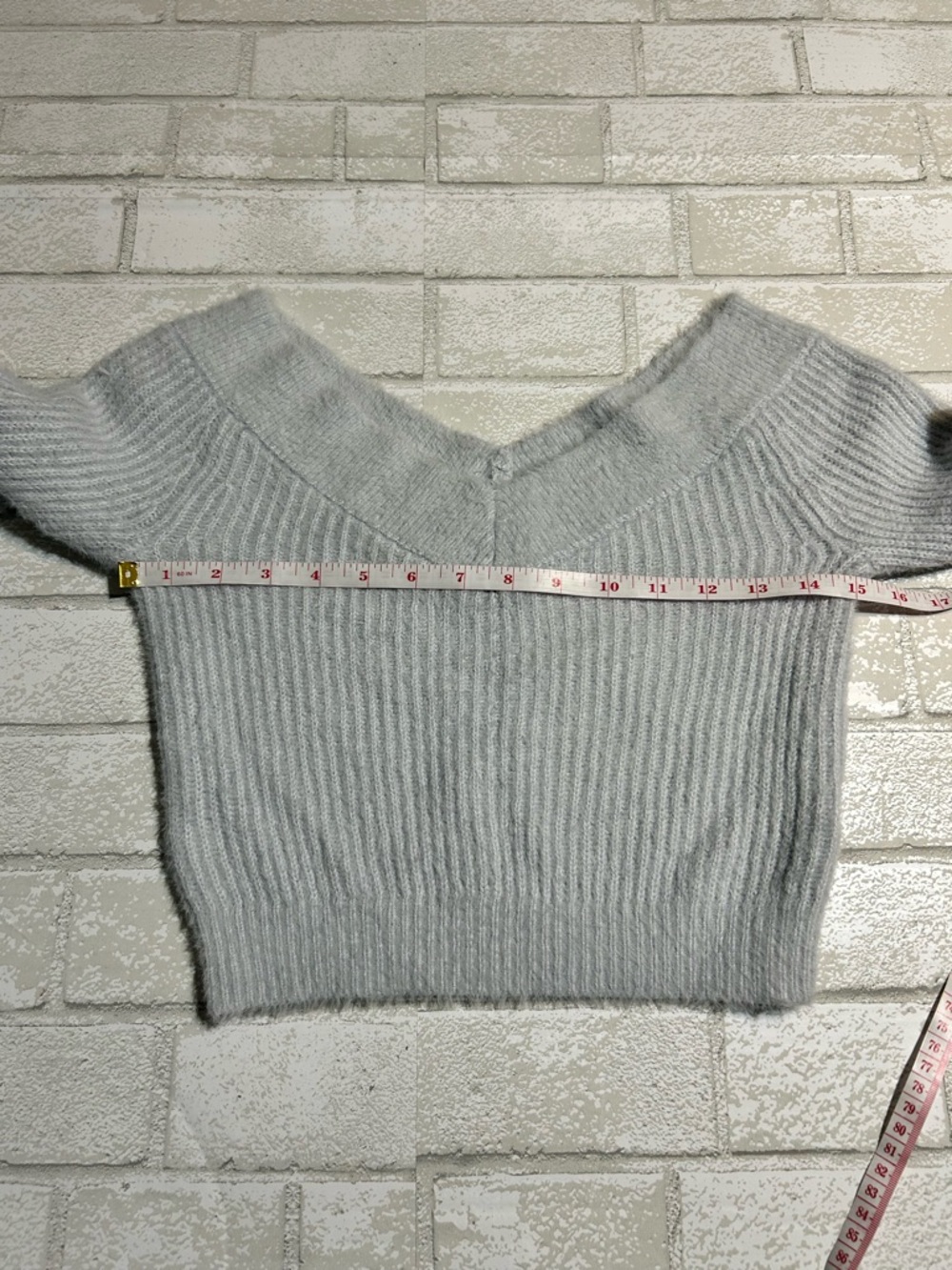 American Eagle Outfitters Off-the-Shoulder Cropped Sweater - Picture 4 of 6